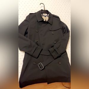 Authentic pre-loved never worn Burberry trench coat